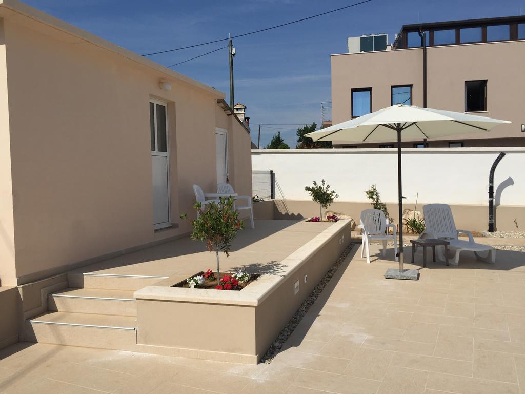 Guest House Punta Grzan Petrcane Eksteriør billede
