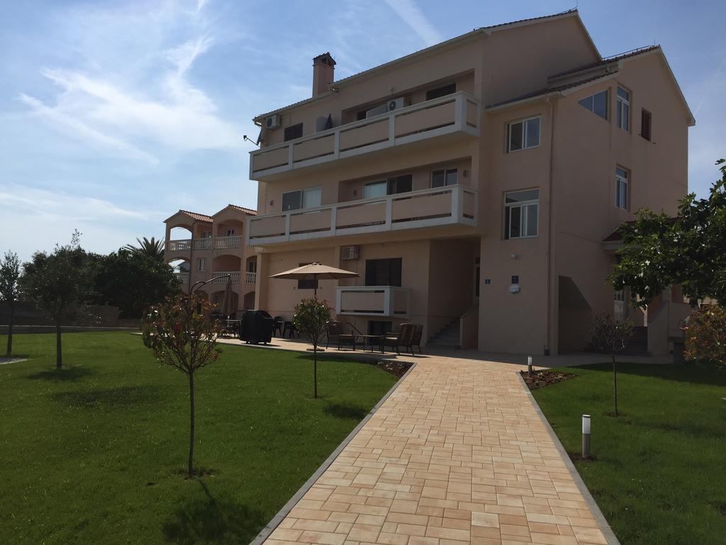 Guest House Punta Grzan Petrcane Eksteriør billede